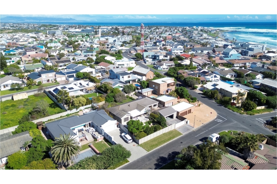 4 Bedroom Property for Sale in Melkbosstrand Central Western Cape